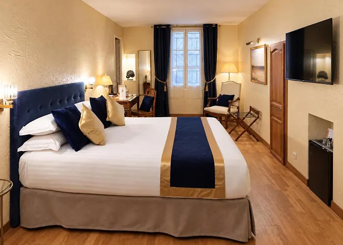 Hotel D'Aragon - Place De La Comedie