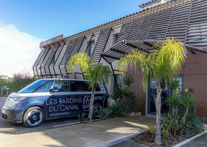 Hotel Les Jardins Du Canal - Piscine Chauffee A 28 Degres - Parking Gratuit - Garage - Bornes Electriques - Accueil Velos Et Motos - Kids Friendly-Solaire Ecoresponsable