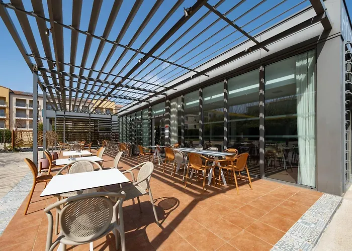 Zenitude Hotel la Valadière, an Ascend Collection Hotel